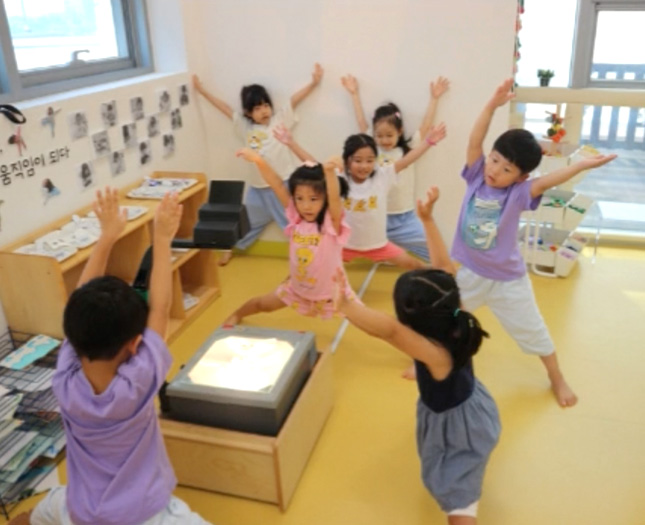 관절이 있는 인형의 움직임