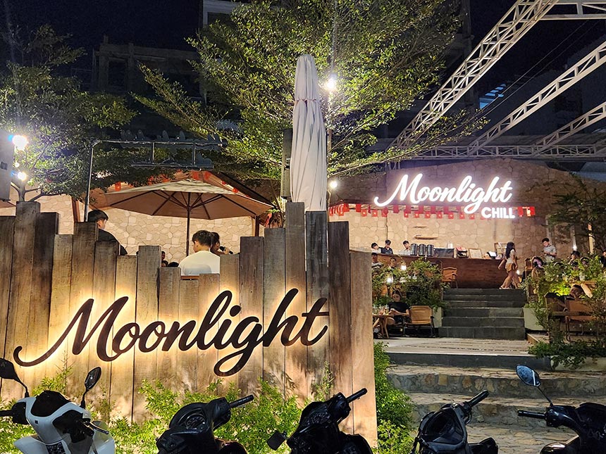 Moonlight CHILL 카페